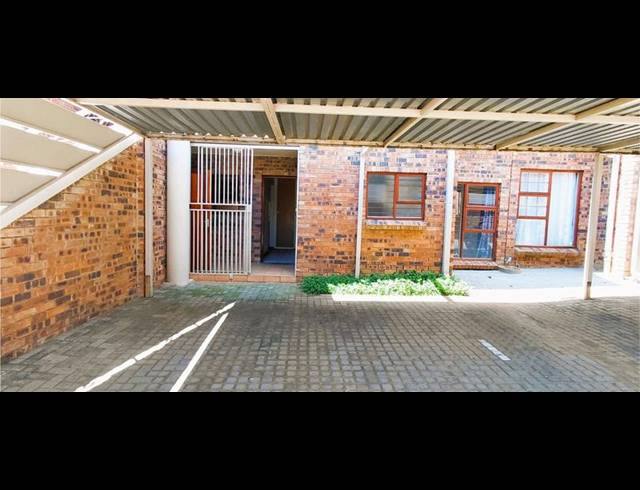 3 BEDROOM APARTMENT FOR SALE IN LANGENHOVENPARK